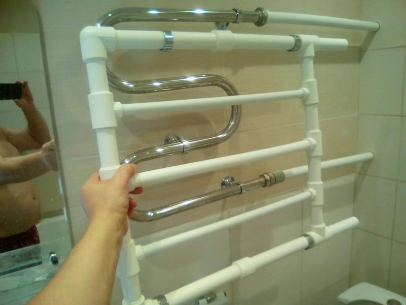 Установка полотенцесушителя в ванной своими руками