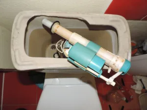 Как заменить арматуру бачка унитаза своими руками